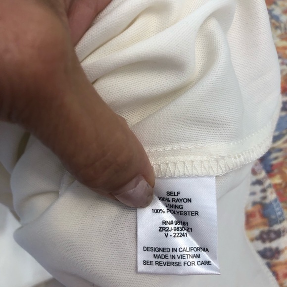 V neck rayon ruffle  Sz sm multi color slip on - Picture 6 of 7